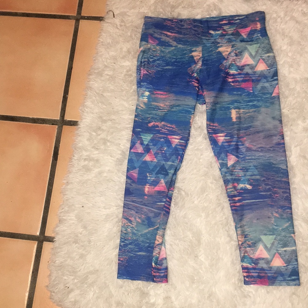 Onzie flow cropped leggings